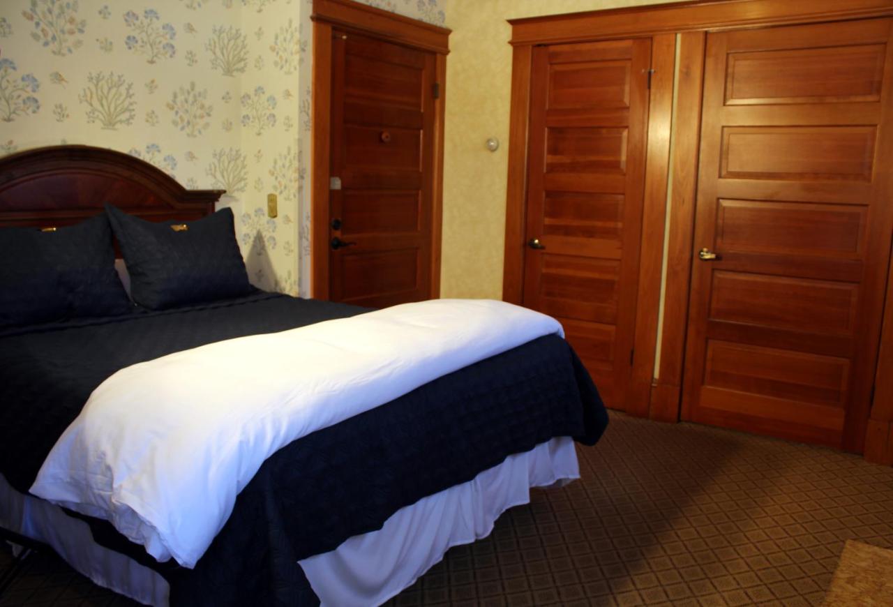 Queen Room at Pacific Grove Inn
