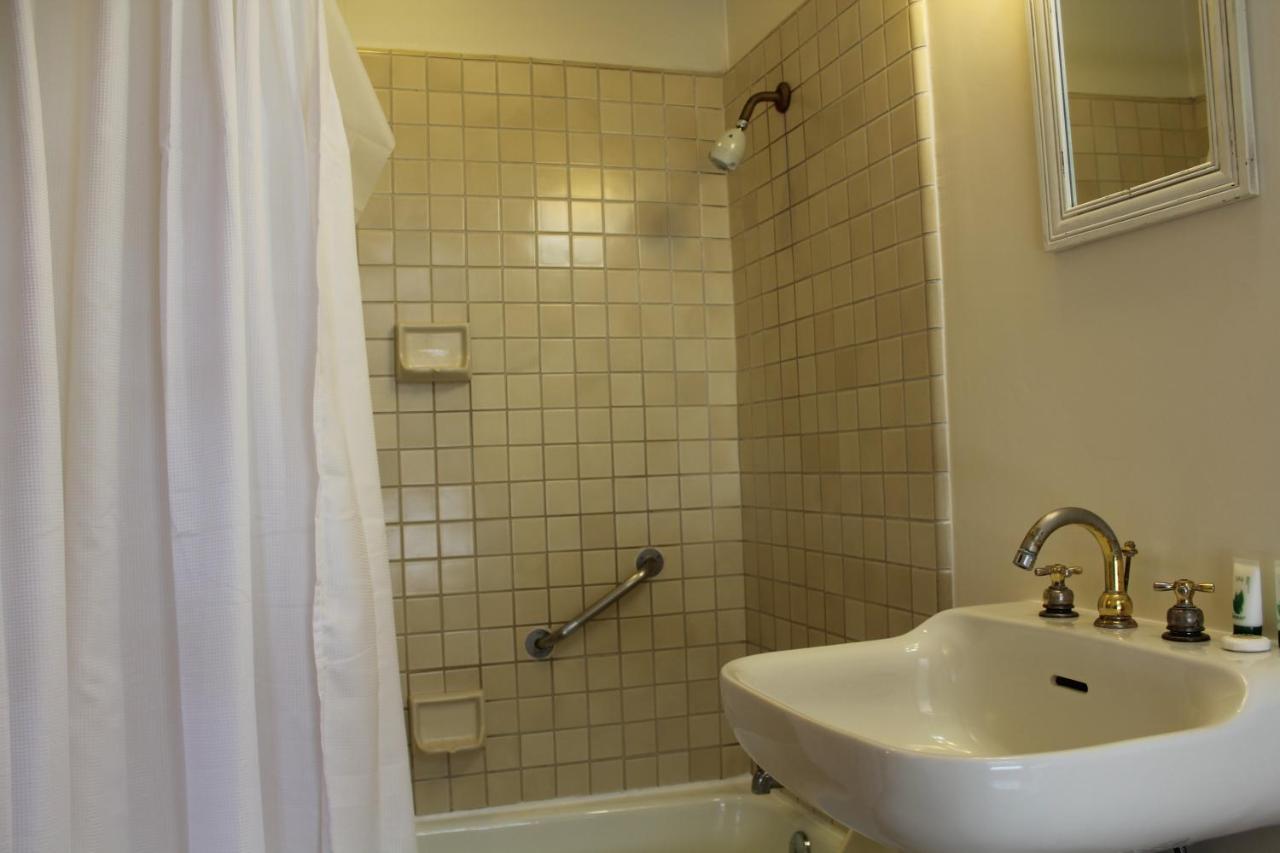 Queen Suite at Pacific Grove Inn