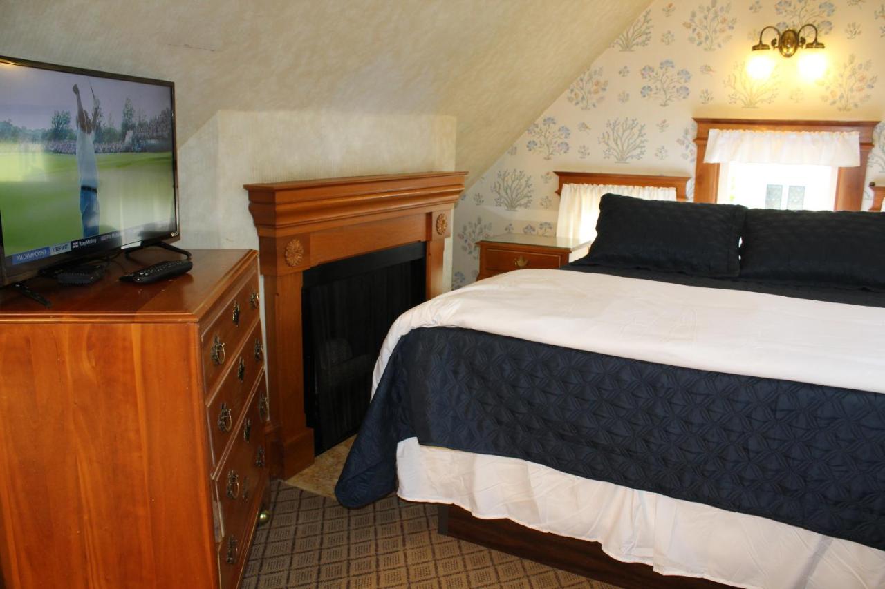 | Pacific Grove Inn