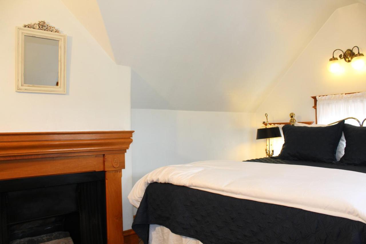 | Pacific Grove Inn