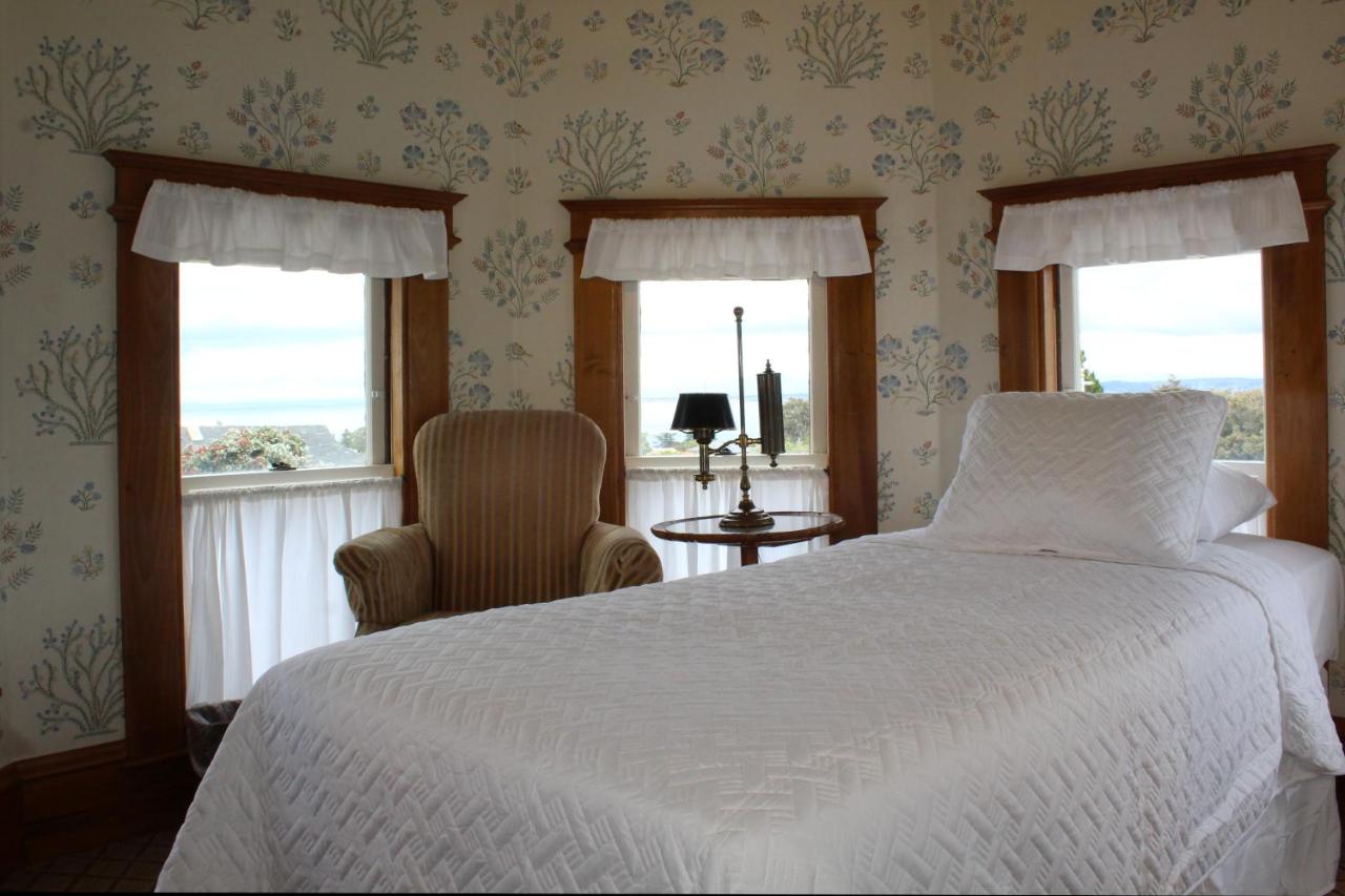 | Pacific Grove Inn
