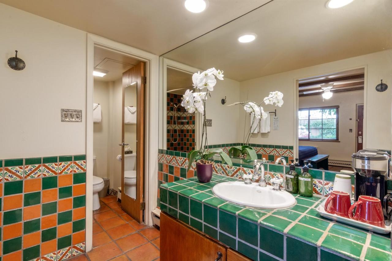 King Room with Kitchenette - Not Pet Friendly at Santa Fe Motel & Inn
