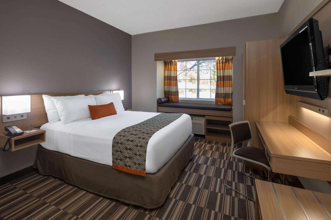 Queen Room - Disability Access/Non-Smoking at Microtel Inn & Suites by Wyndham Florence