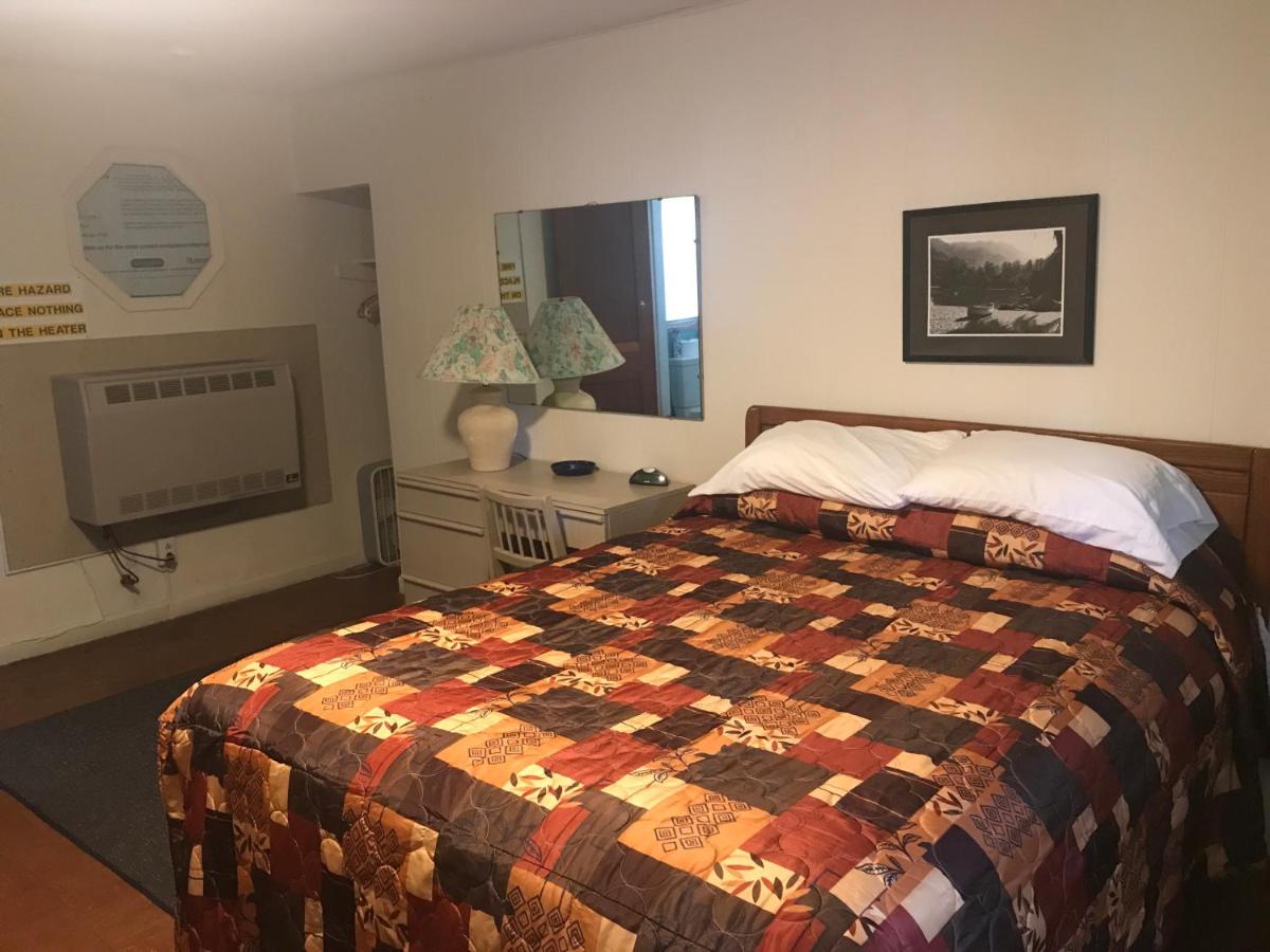  | Evergreen Motel
