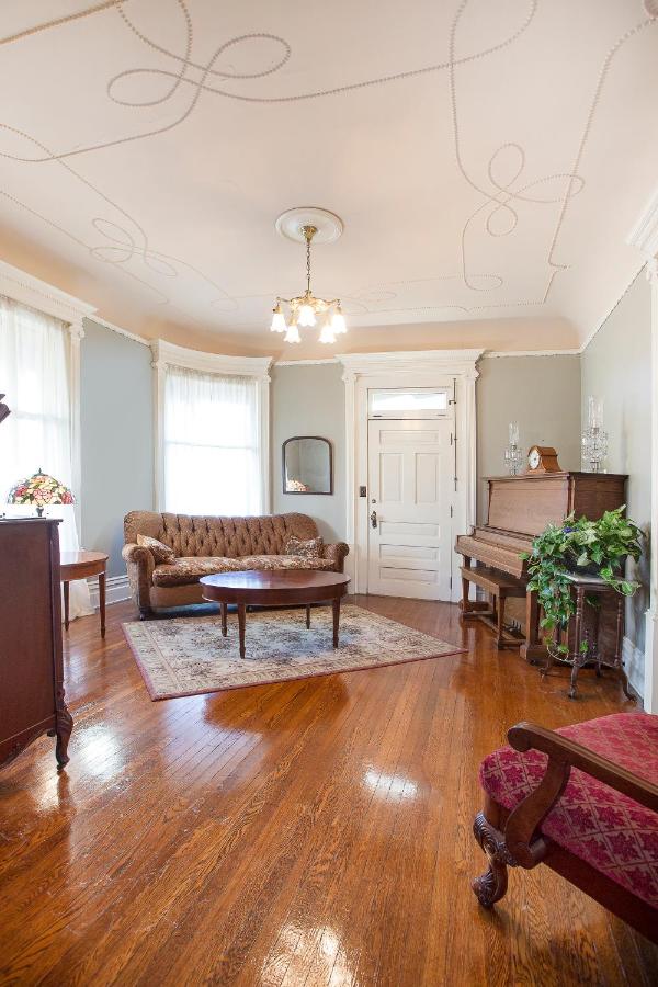  | Market Street Inn