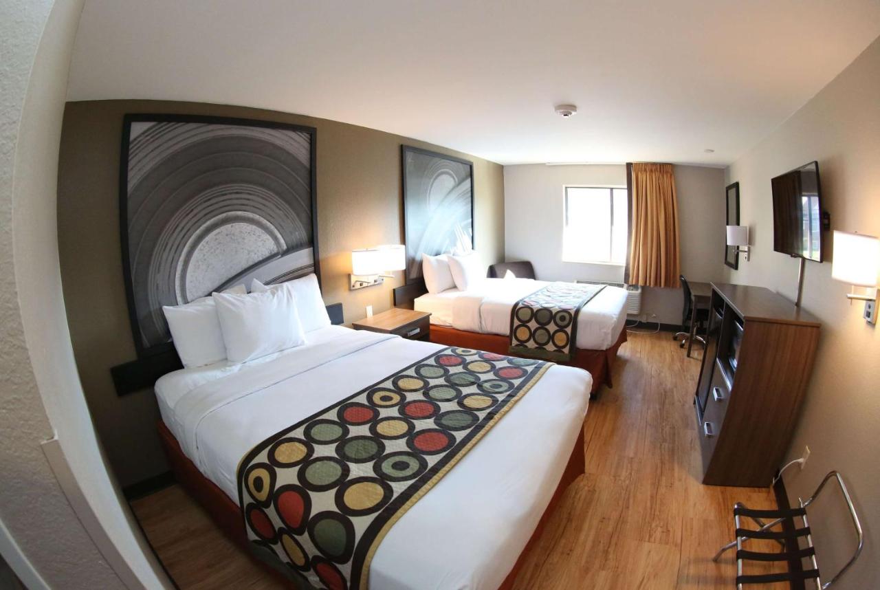 | Super 8 by Wyndham Portsmouth