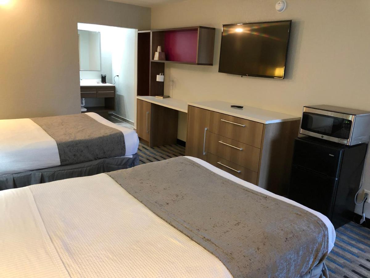 Two Double Beds (Remodeled) - Non-Smoking at All Seasons Inn & Suites