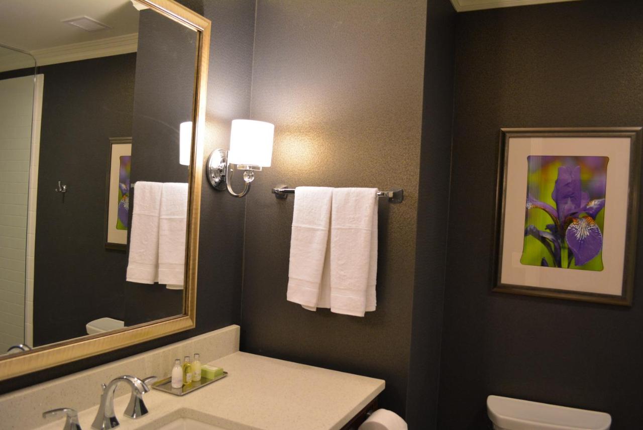  | Majestic Inn & Spa