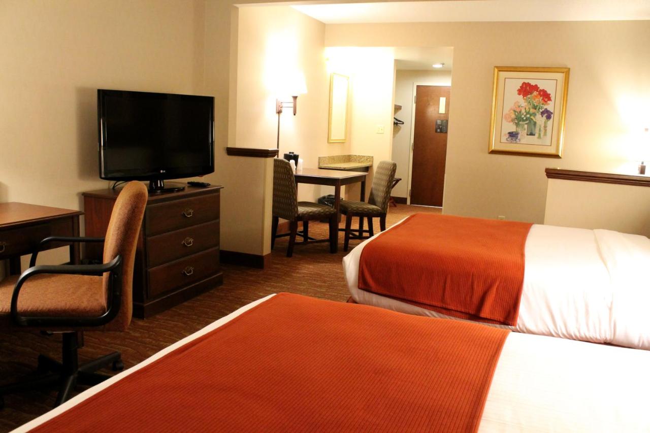Double Room with Two Double Beds - Non-Smoking at Spark by Hilton Paducah