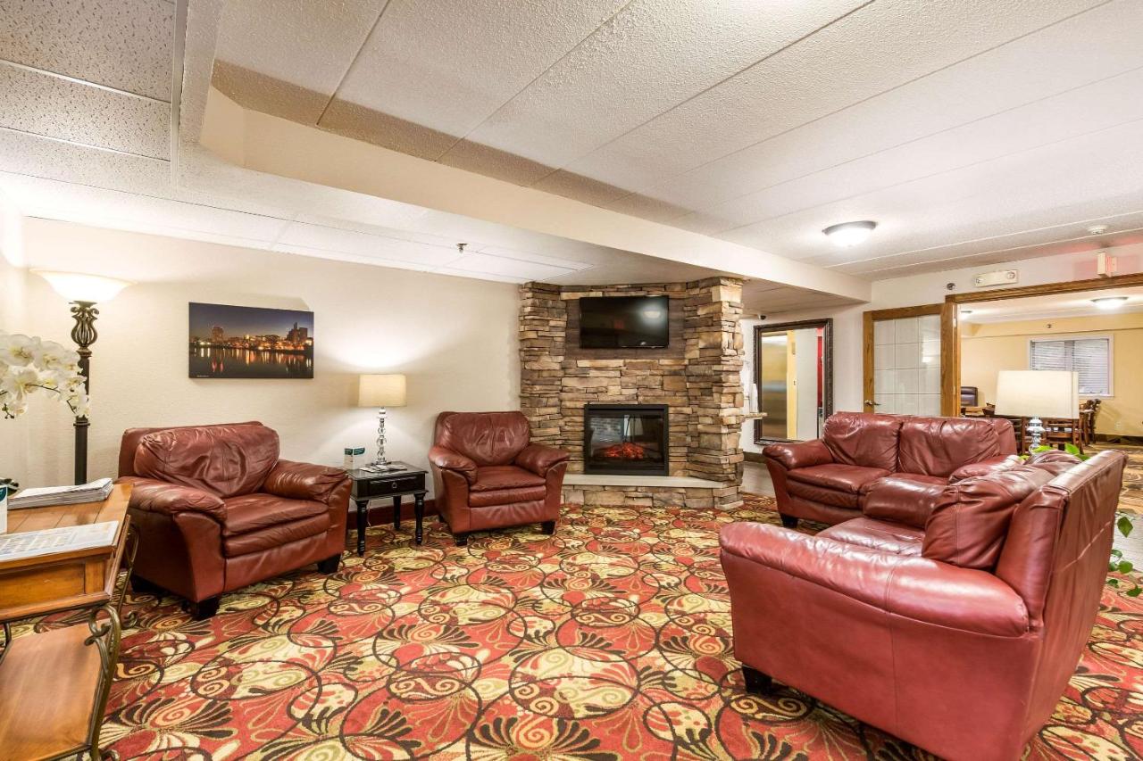  | Econo Lodge Rochester
