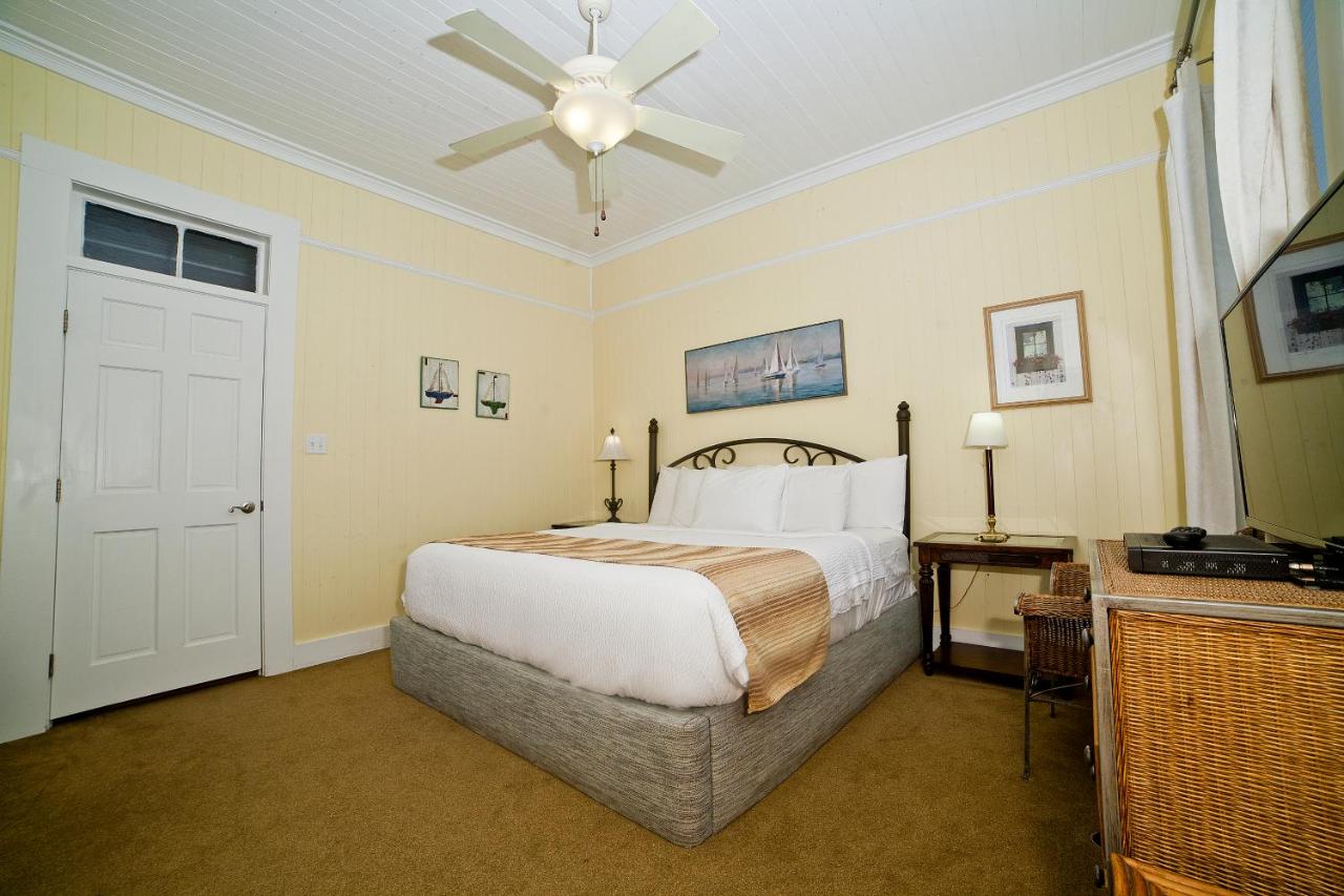 | Georgianne Inn & Suites