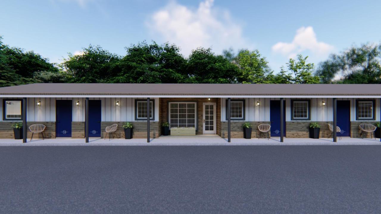 | Stonewall Motor Lodge