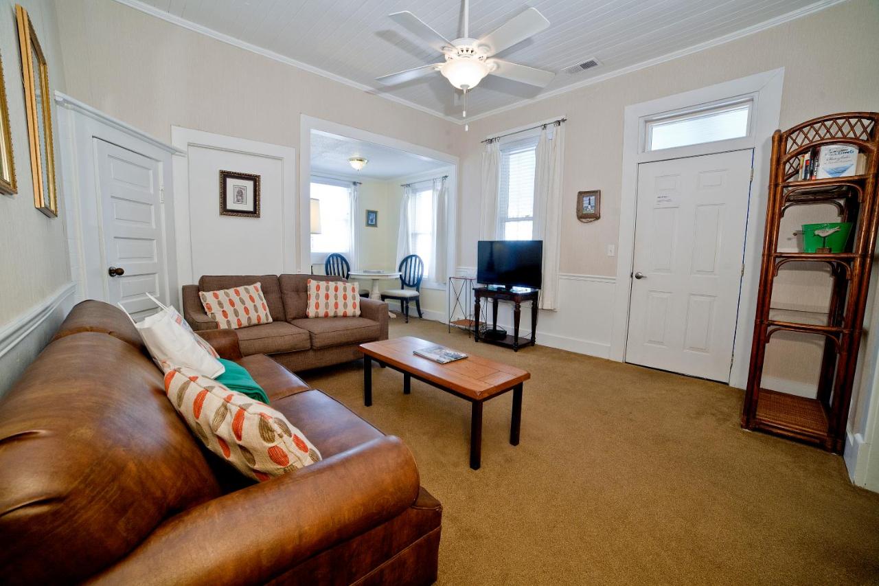 | Georgianne Inn & Suites