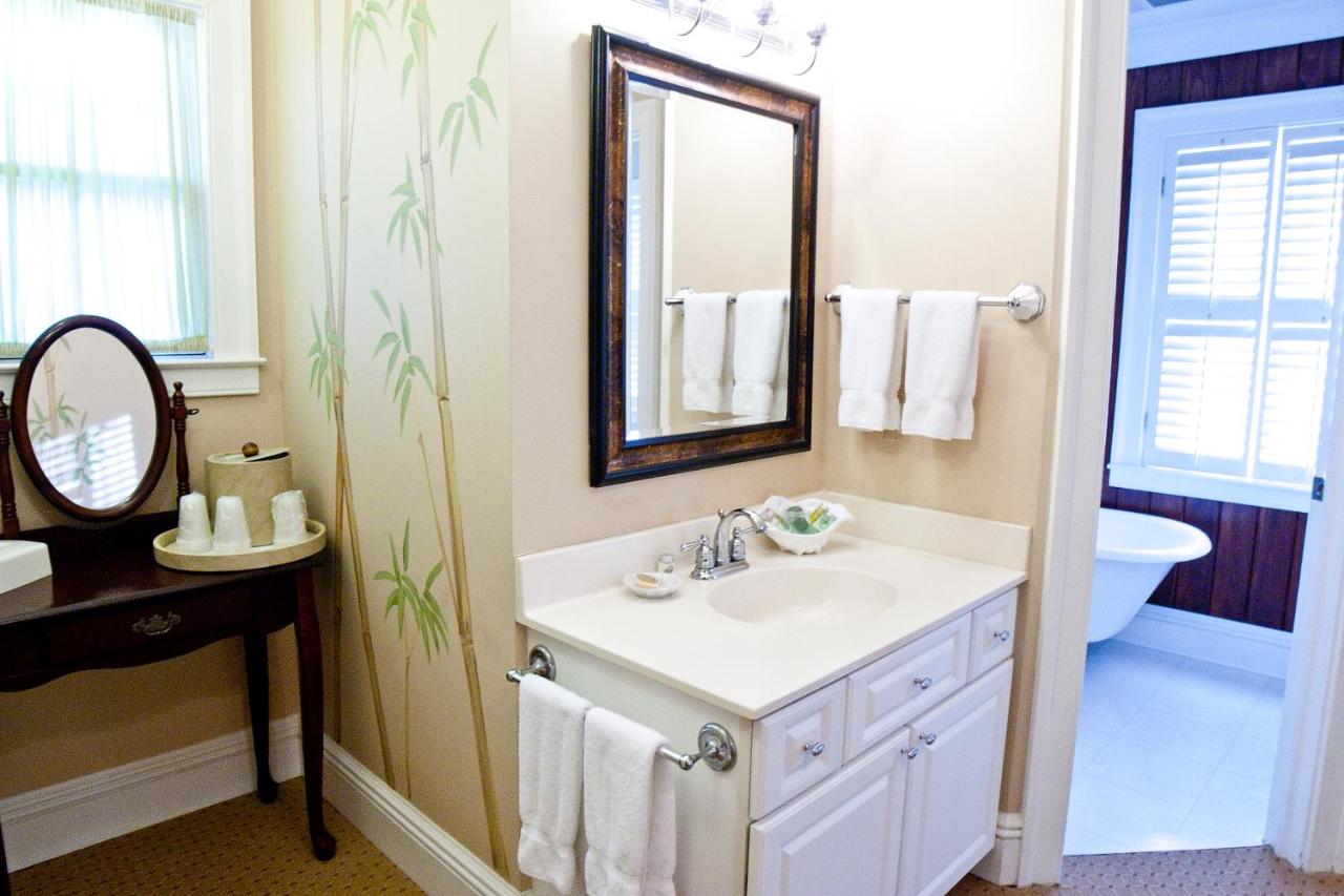 | DeSoto Beach Bed and Breakfast