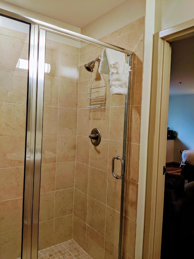 Quadruple Room at Grand Eastonian Hotel & Suites