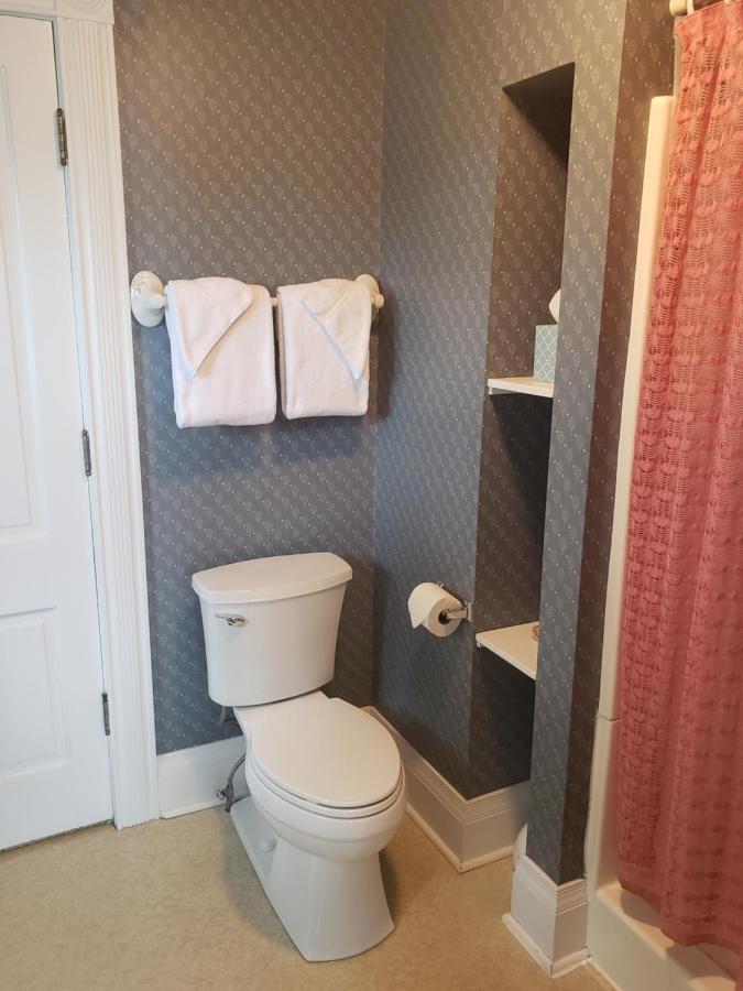  | Hudson Manor Bed & Breakfast