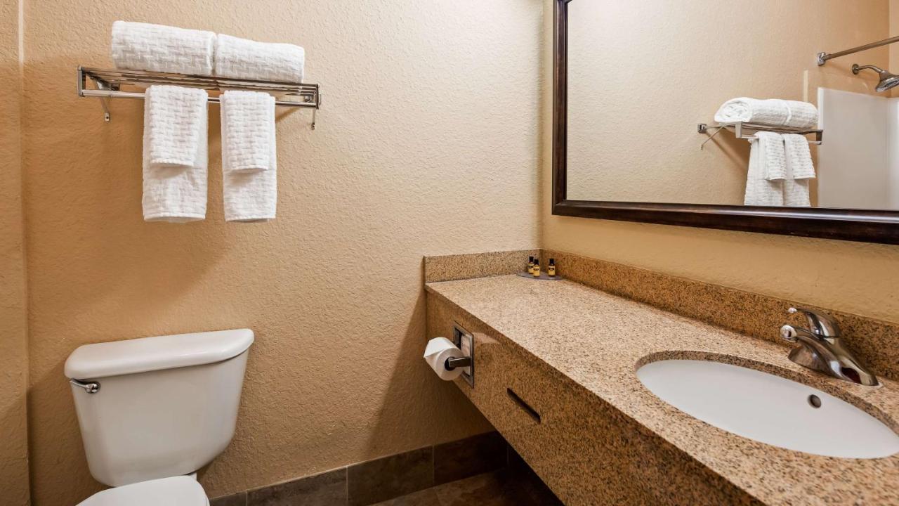 | Best Western Plus Strawberry Inn & Suites
