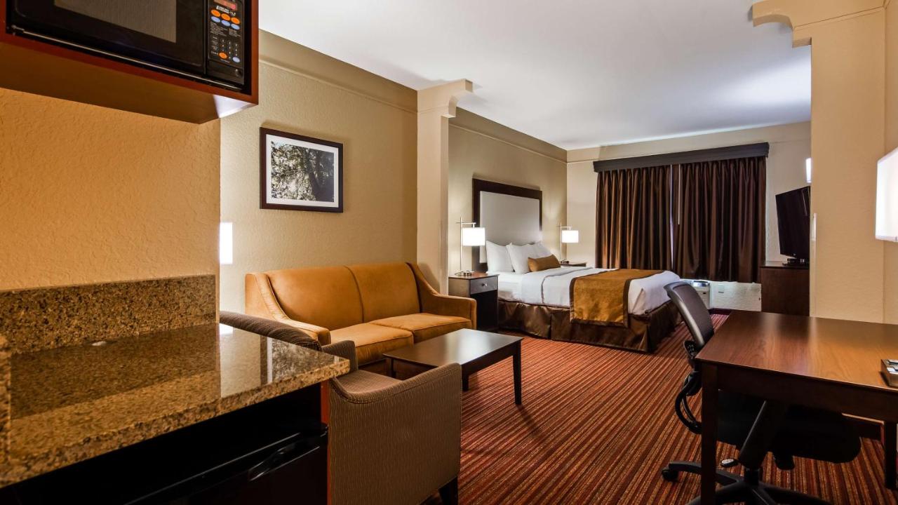 | Best Western Plus Strawberry Inn & Suites