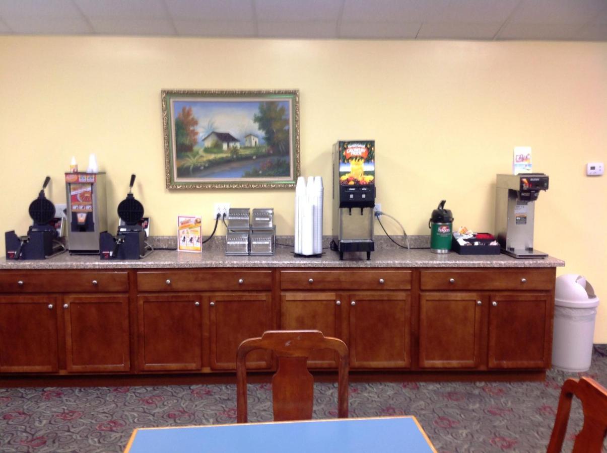 | Days Inn by Wyndham Fayetteville-South/I-95 Exit 49