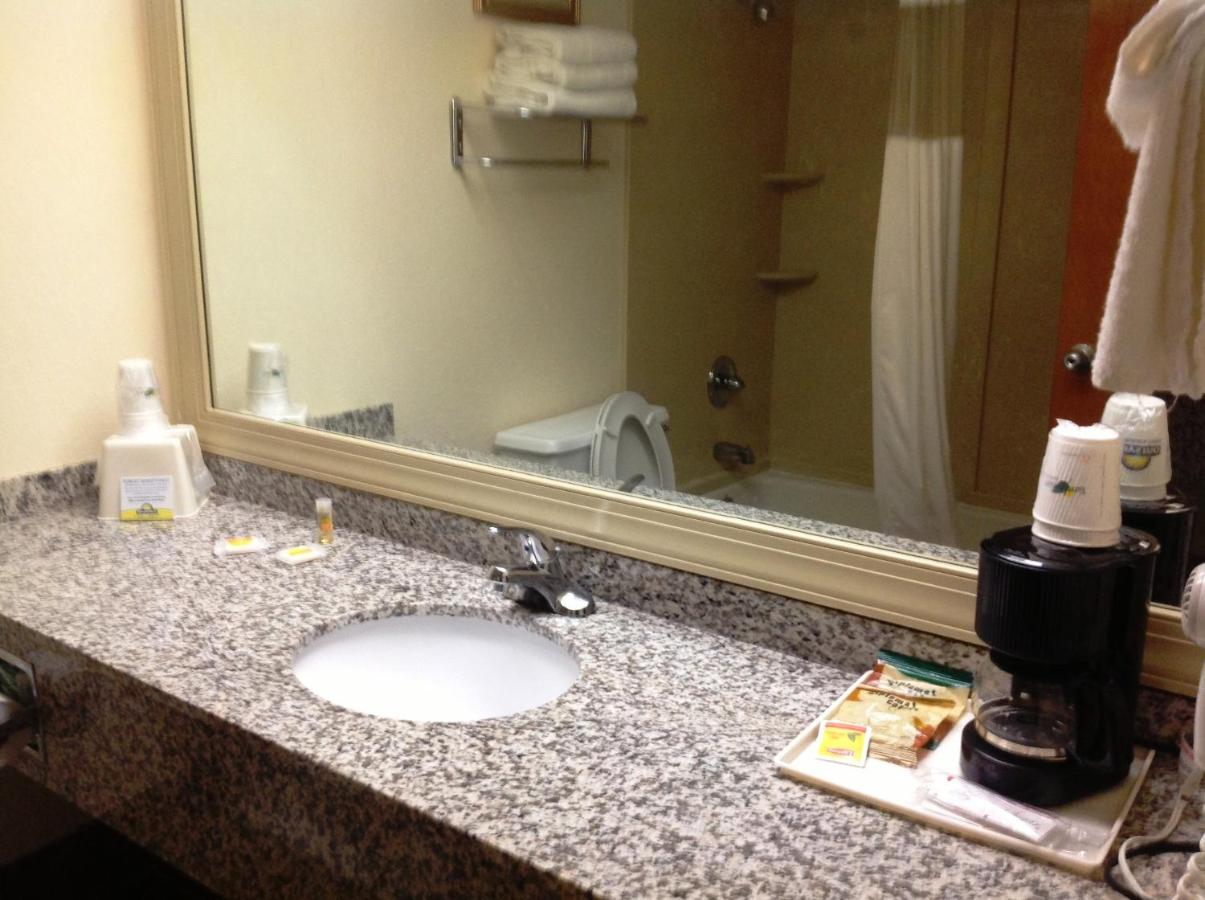 | Days Inn by Wyndham Fayetteville-South/I-95 Exit 49