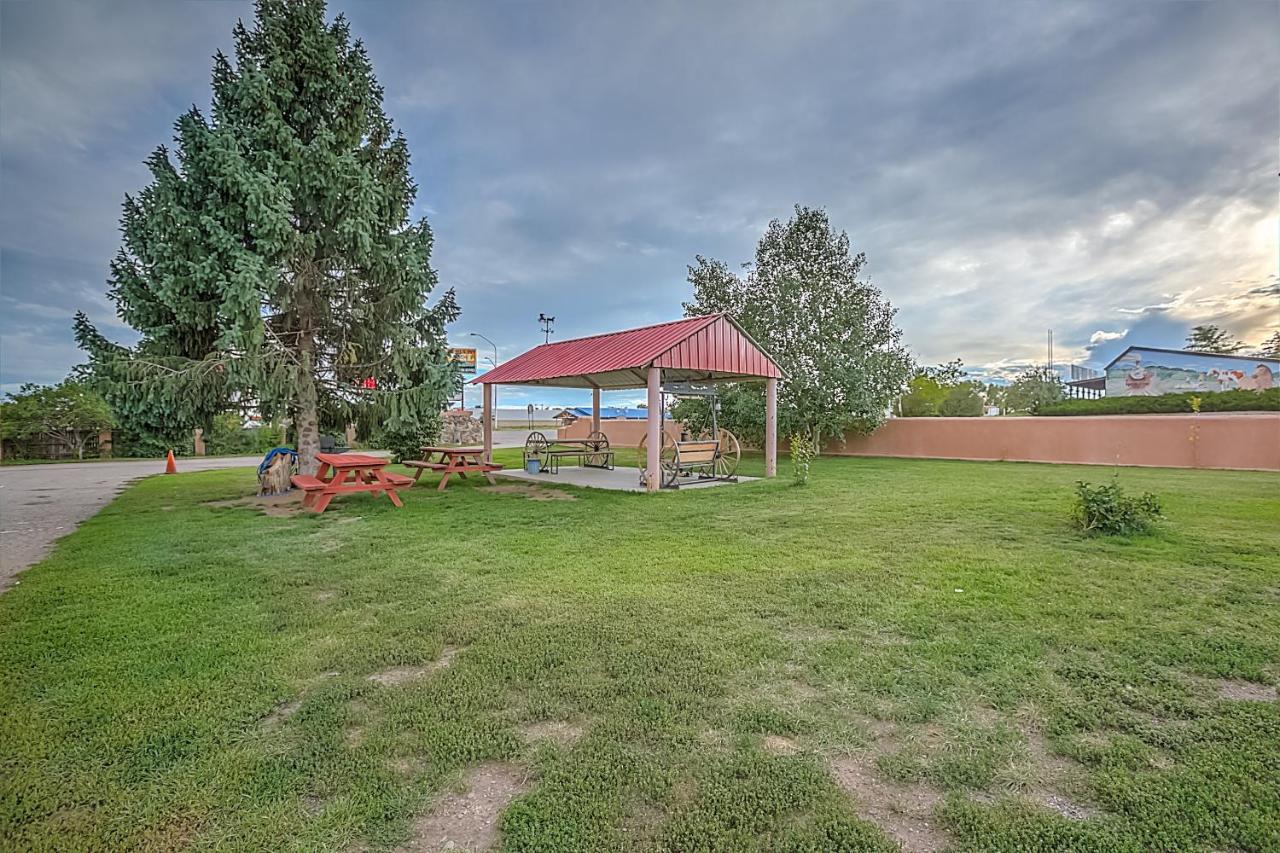| Chama Trails Inn