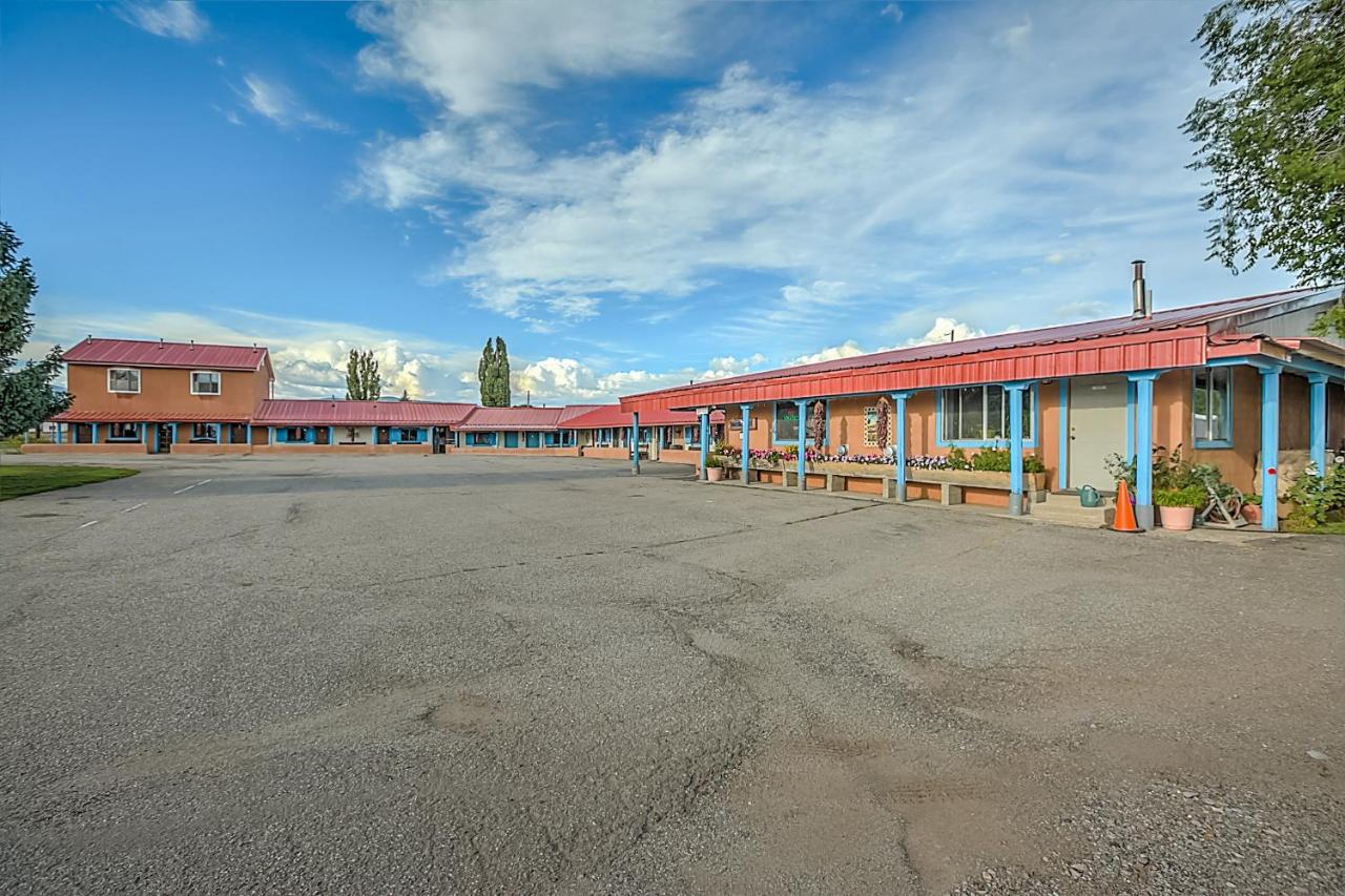 | Chama Trails Inn