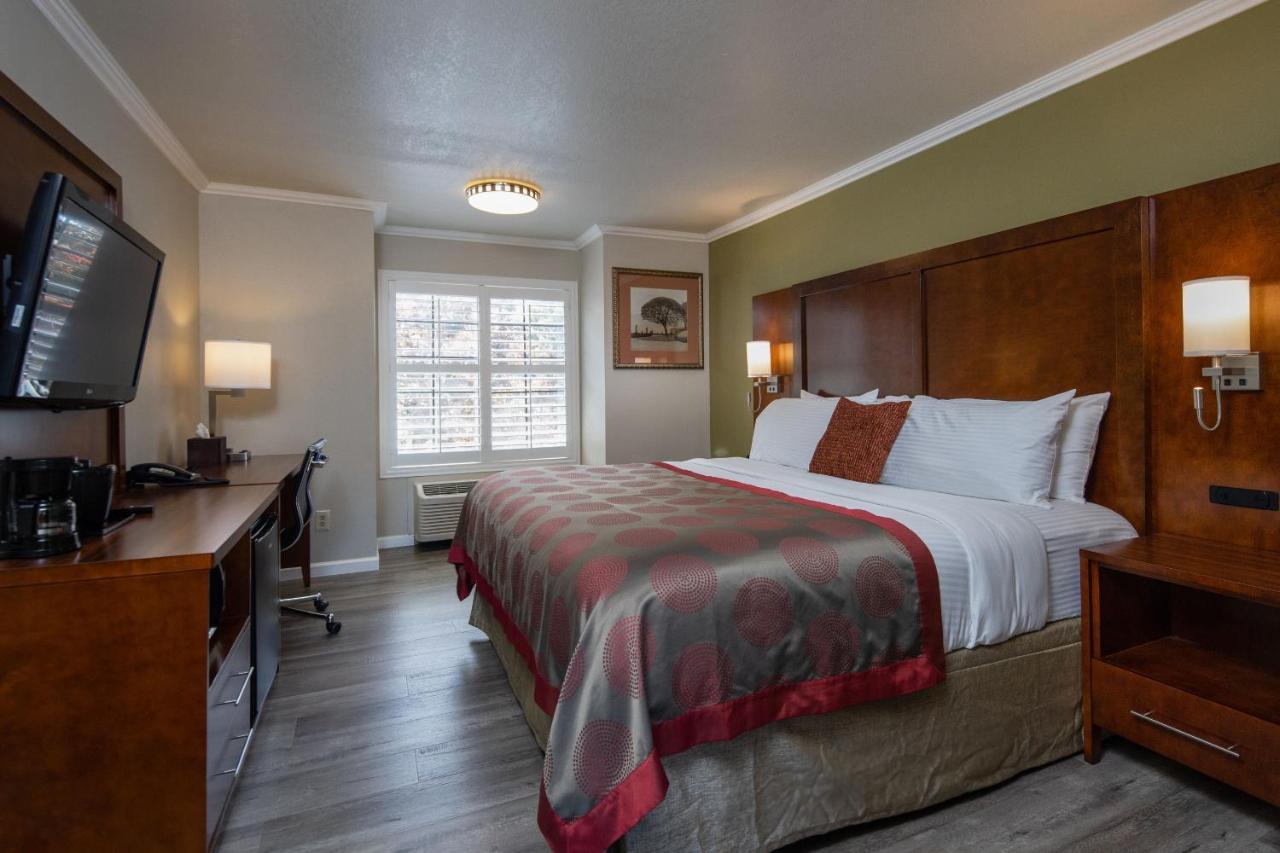 King Room - Non-Smoking at Ramada by Wyndham Mountain View