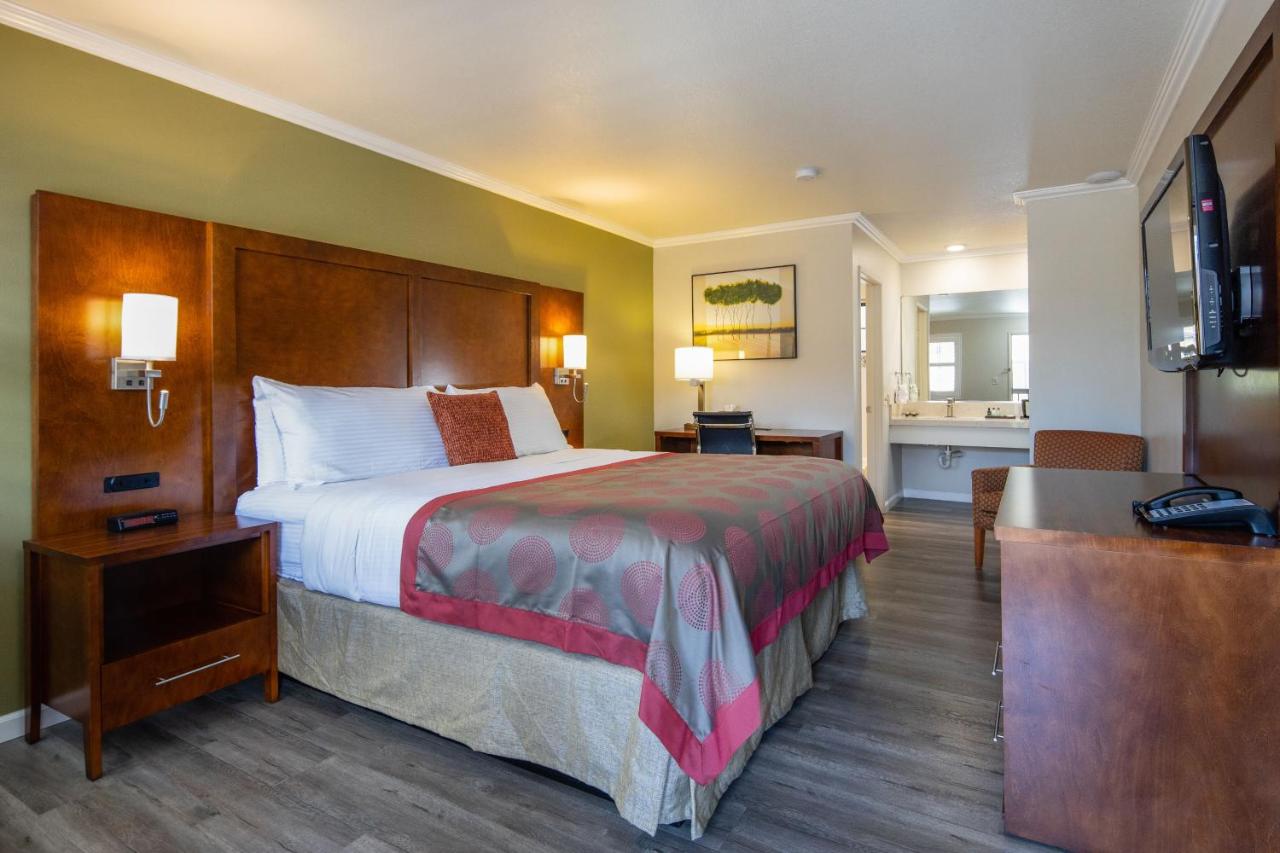 King Room - Non-Smoking at Ramada by Wyndham Mountain View