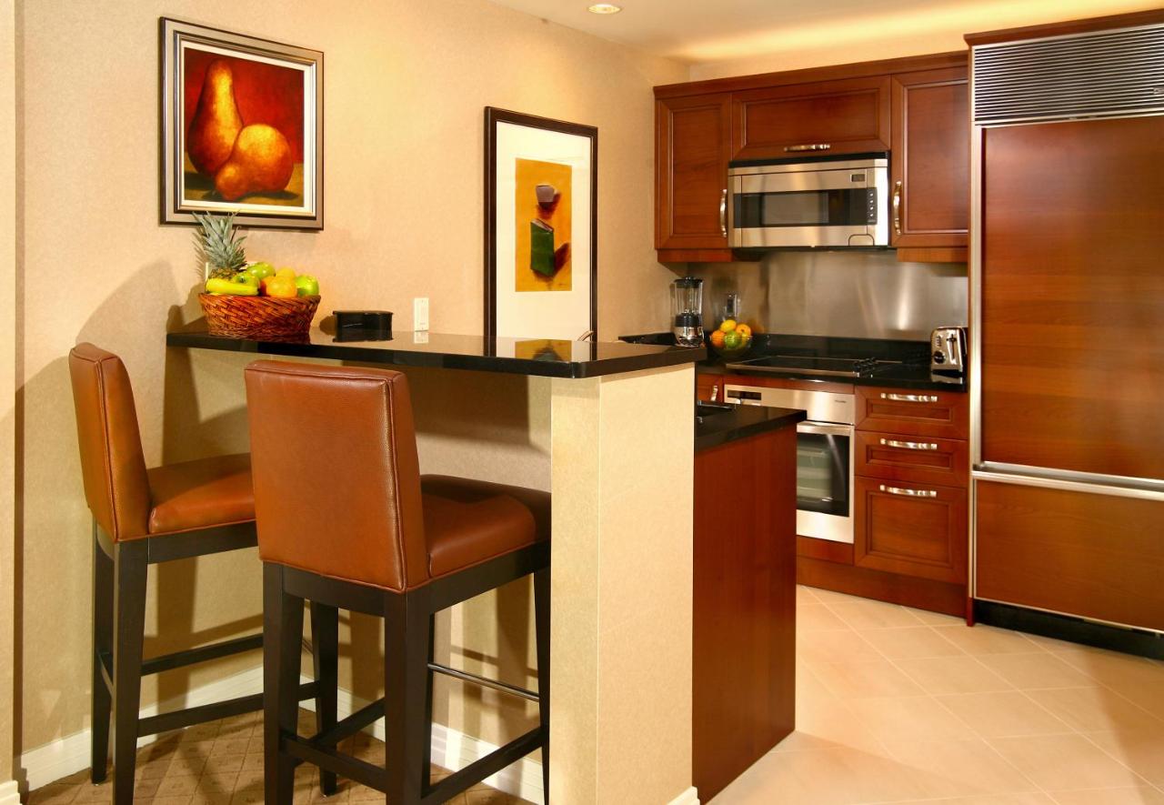 One-Bedroom Suite at Luxury Suites International At The Signature