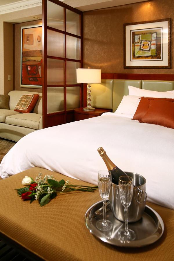 Junior Suite at Luxury Suites International At The Signature