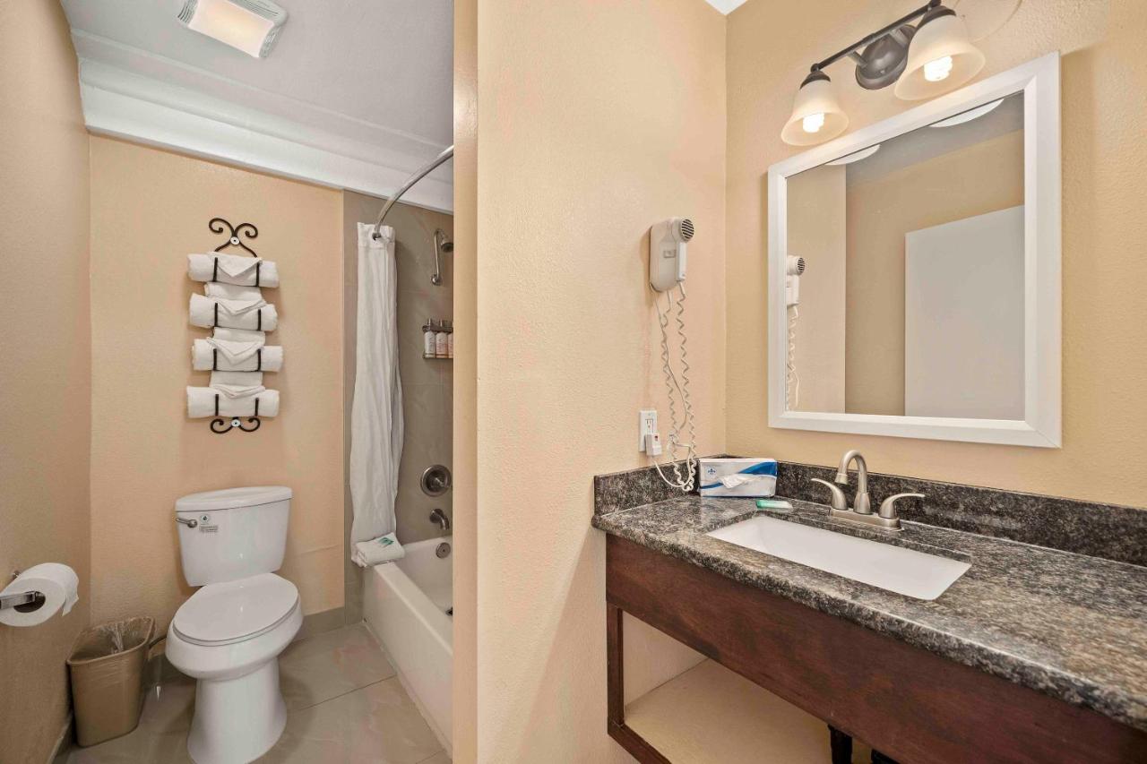 Suite with Patio at Lemon Tree Hotel & Suites Anaheim