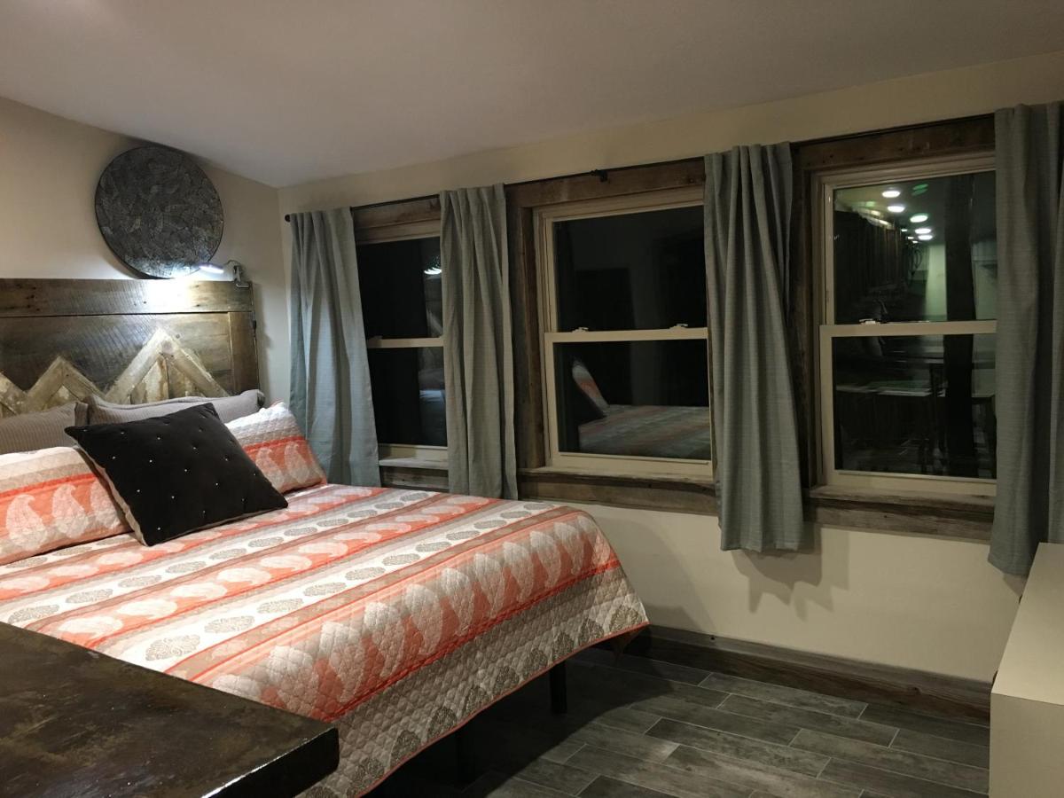 | Slot Canyons Inn Bed & Breakfast