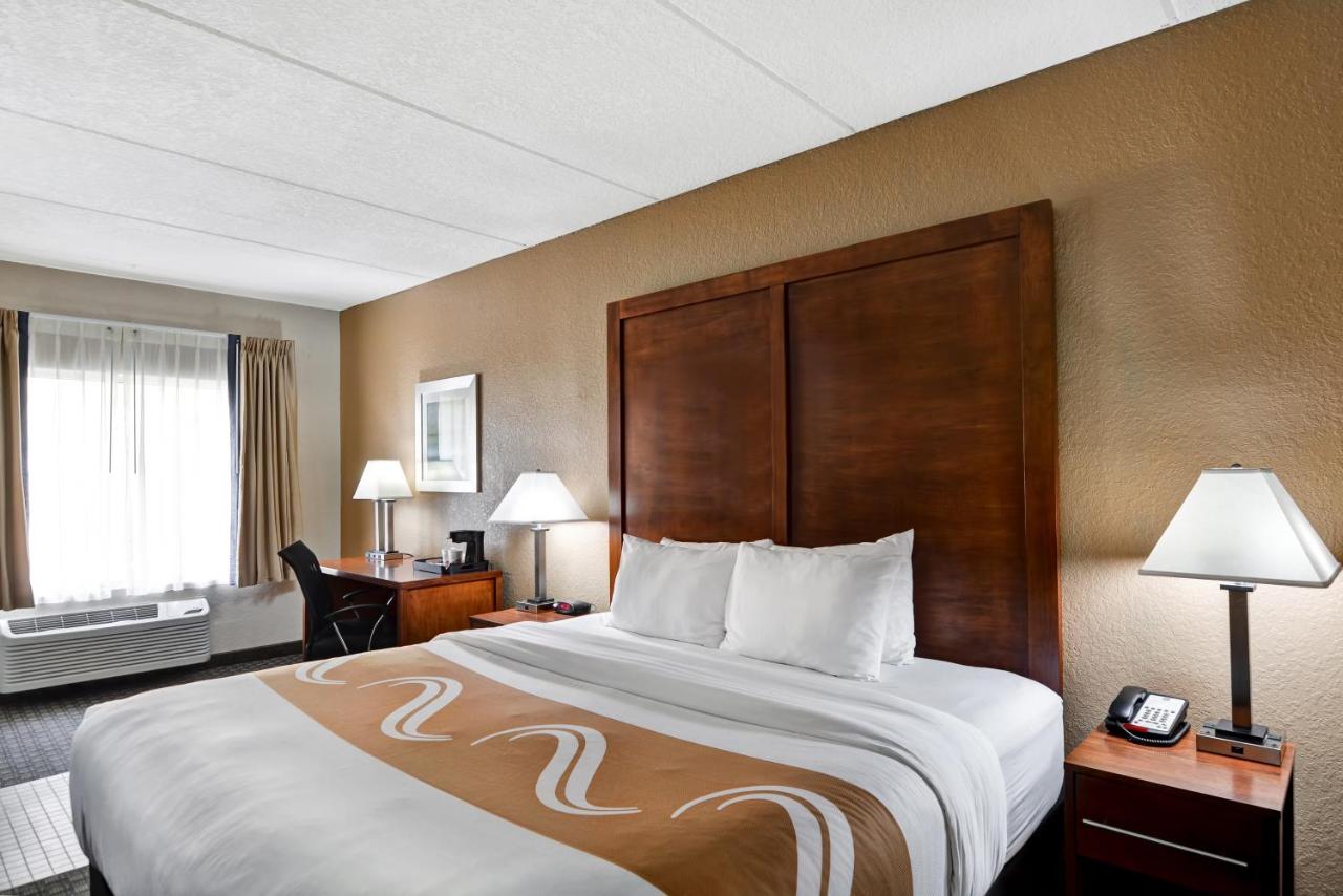 King Room - Disability Access/Non-Smoking at Quality Inn & Suites Heritage Park