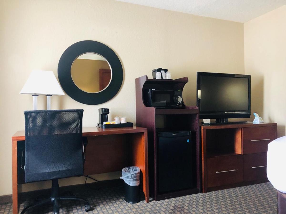 King Room - Non-Smoking at Quality Inn & Suites Heritage Park