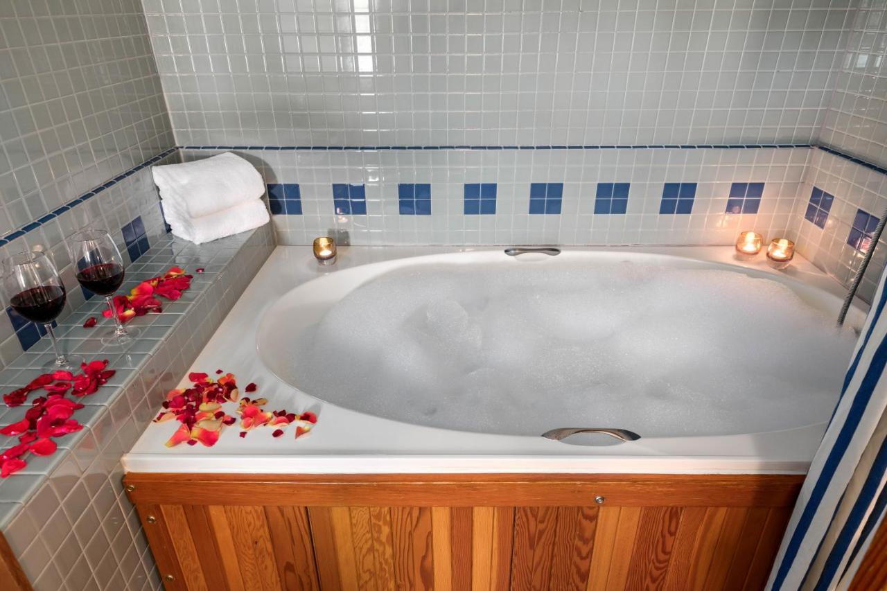 | La Conner Channel Lodge