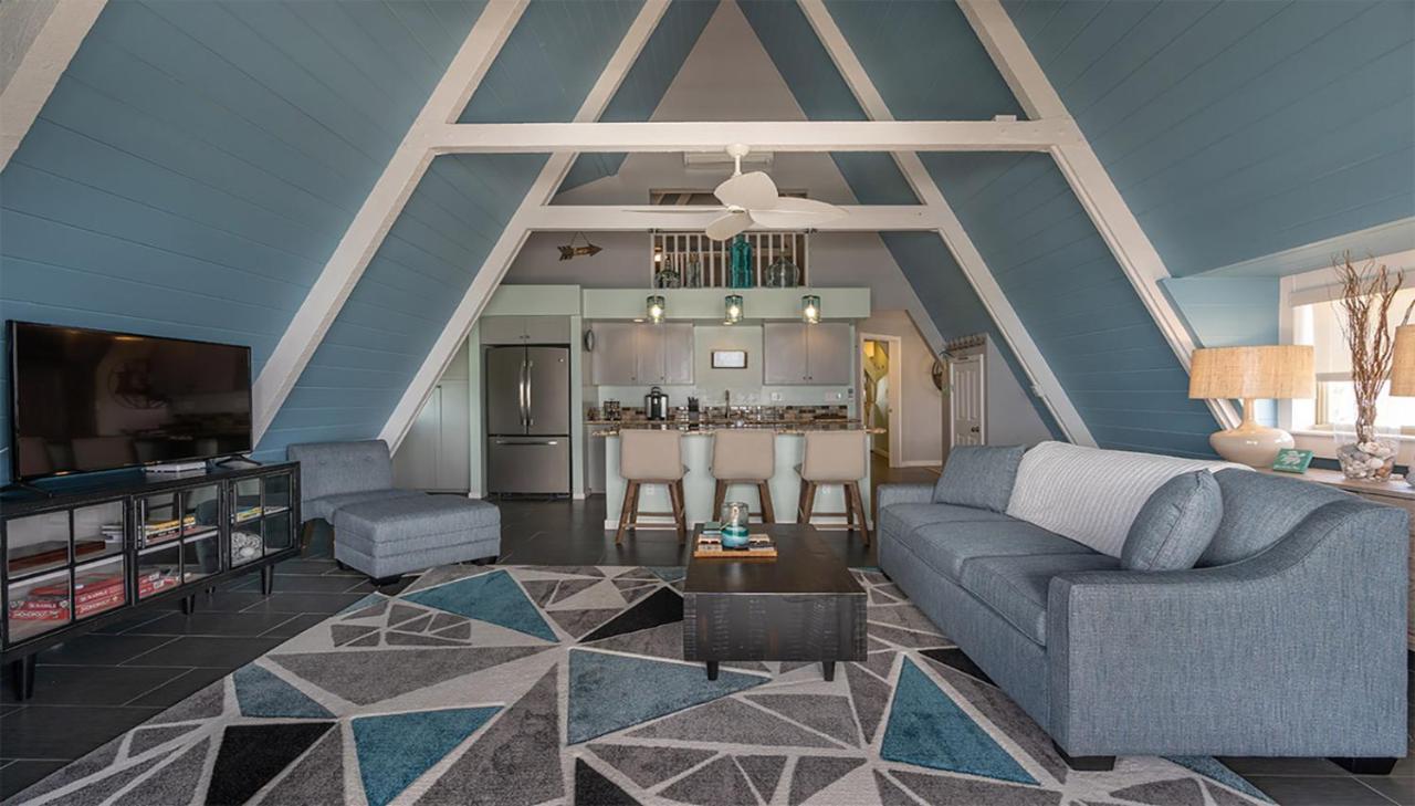 The Beach House Suite at THE ISO HOTEL, Trademark Collection by Wyndham