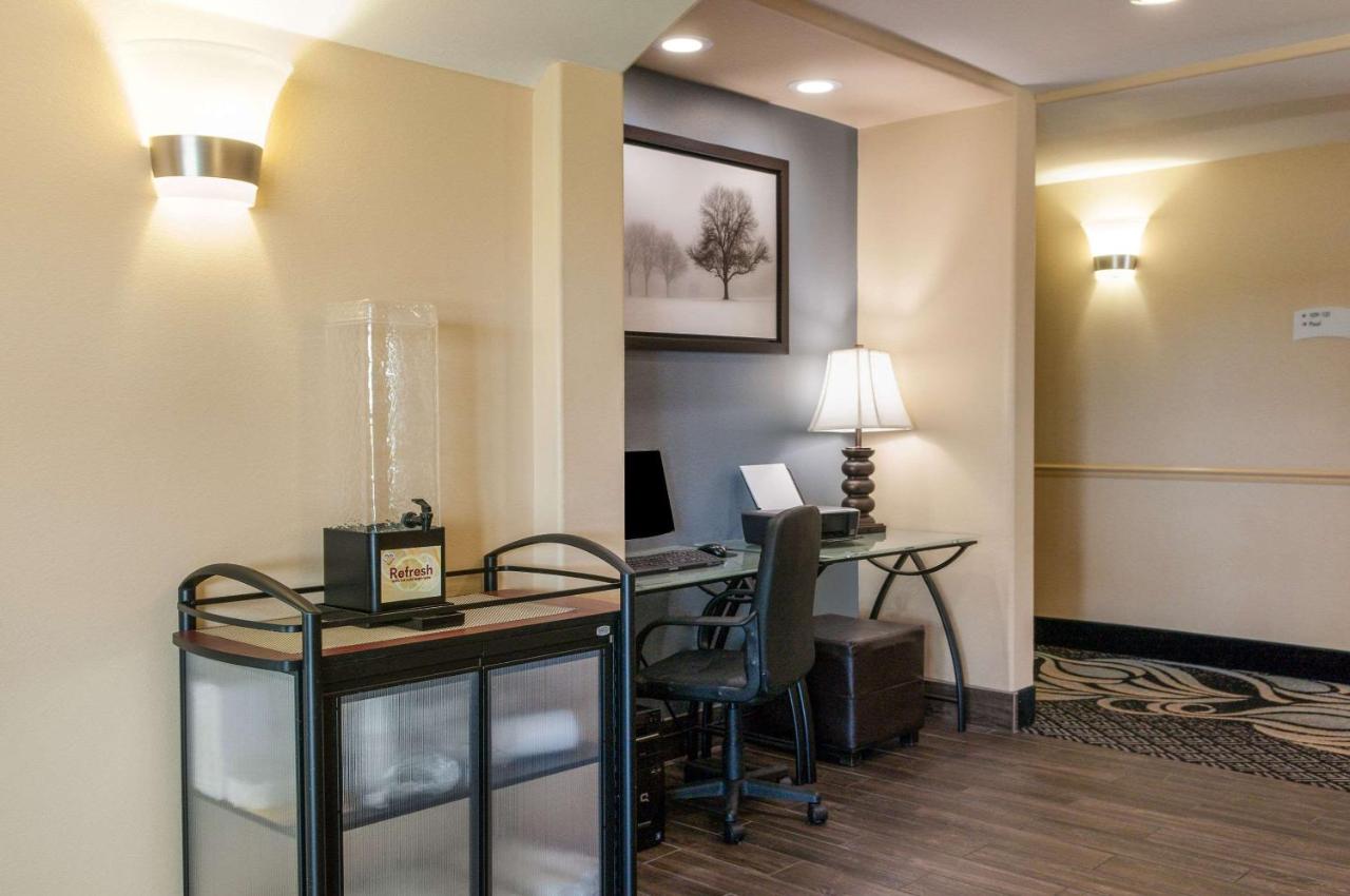 | Quality Inn & Suites