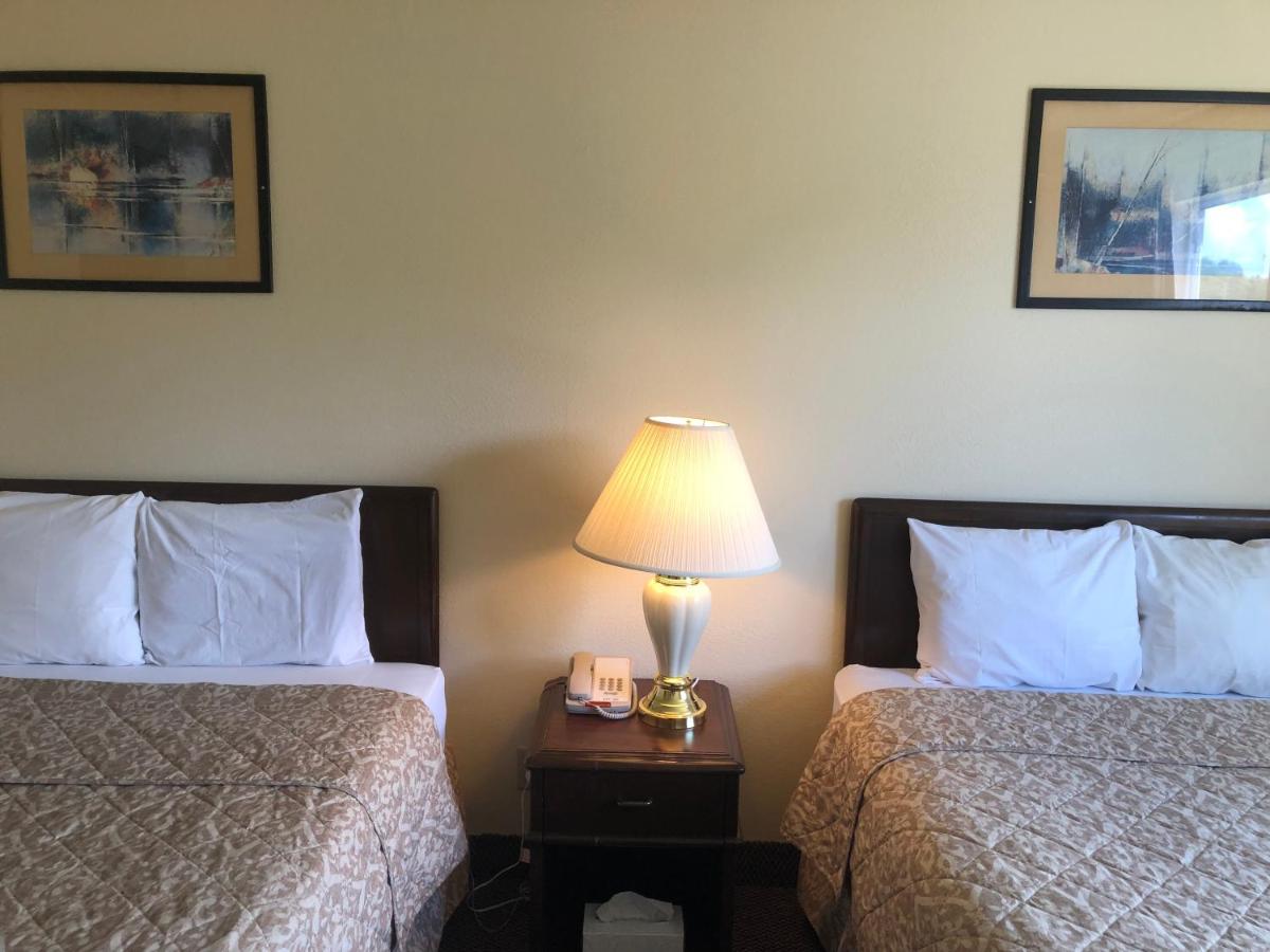 Standard Queen Room at Glacier Hotel