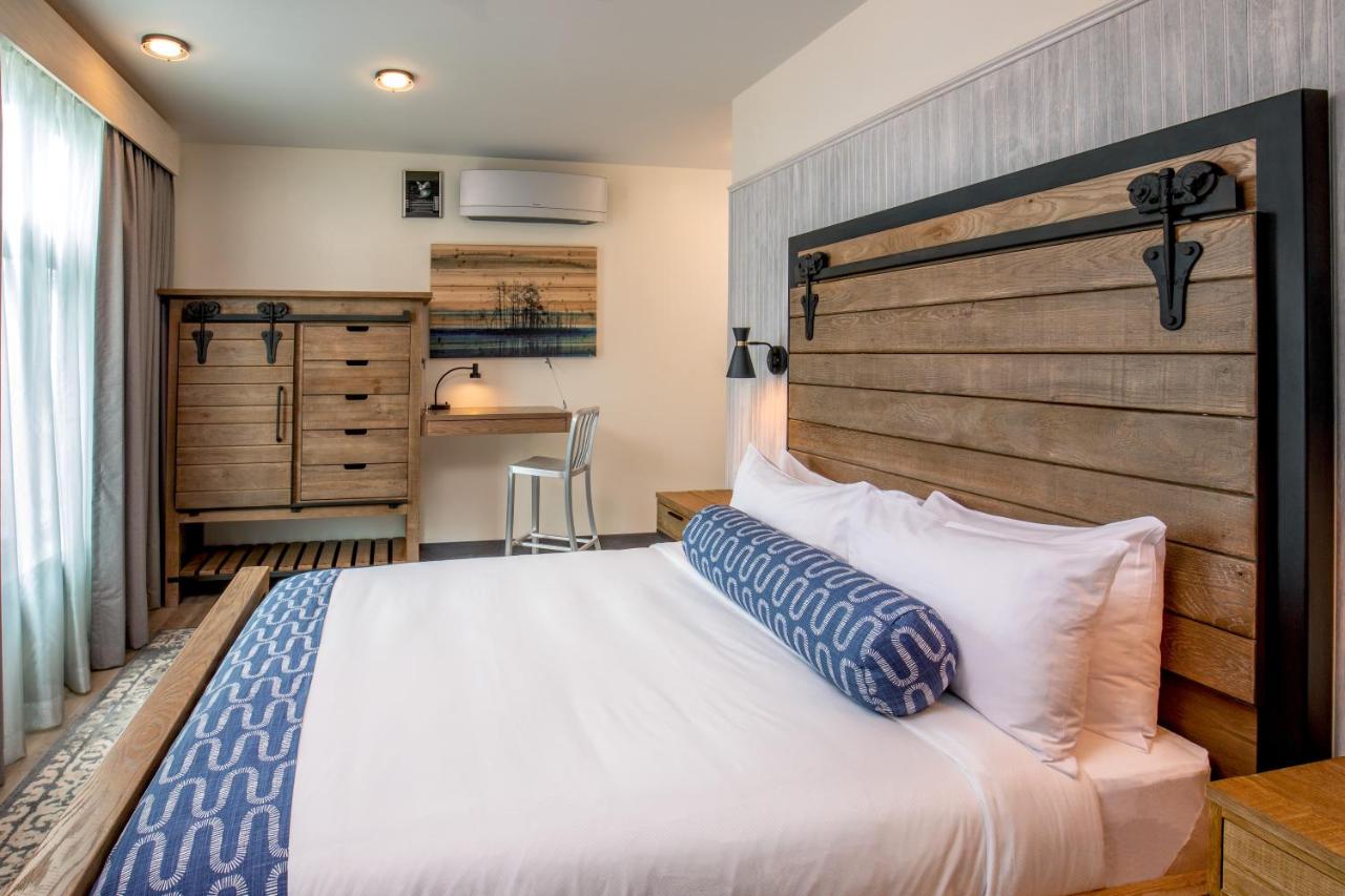Standard Queen Room at Hotel 1868