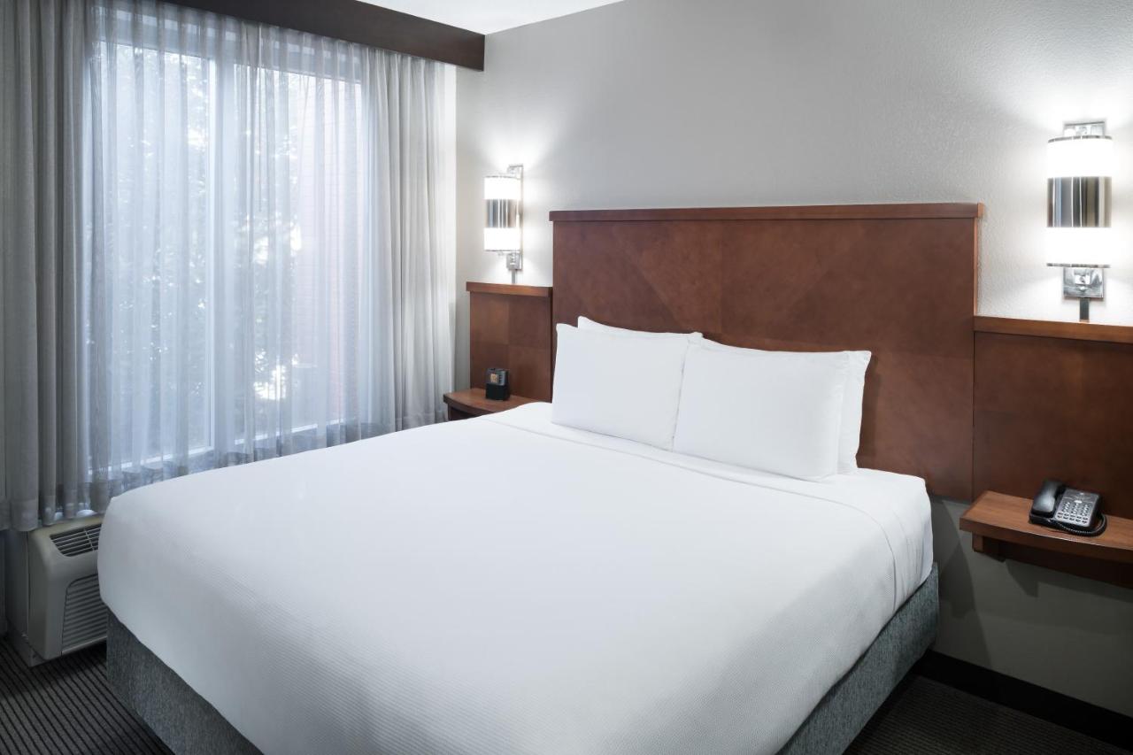King Room with Sofa Bed at Hyatt Place Jacksonville Airport