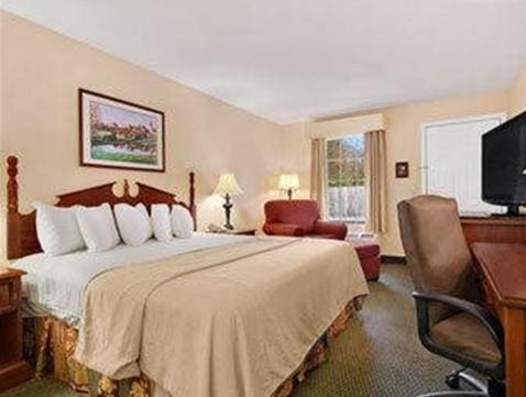 King Room - Disability Access/Non-Smoking at Baymont by Wyndham Eufaula
