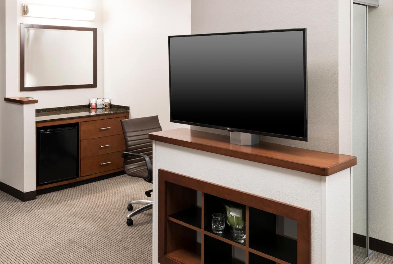 Deluxe Queen Room with Two Queen Beds and Sofa Bed - High Floor at Hyatt Place Jacksonville Airport