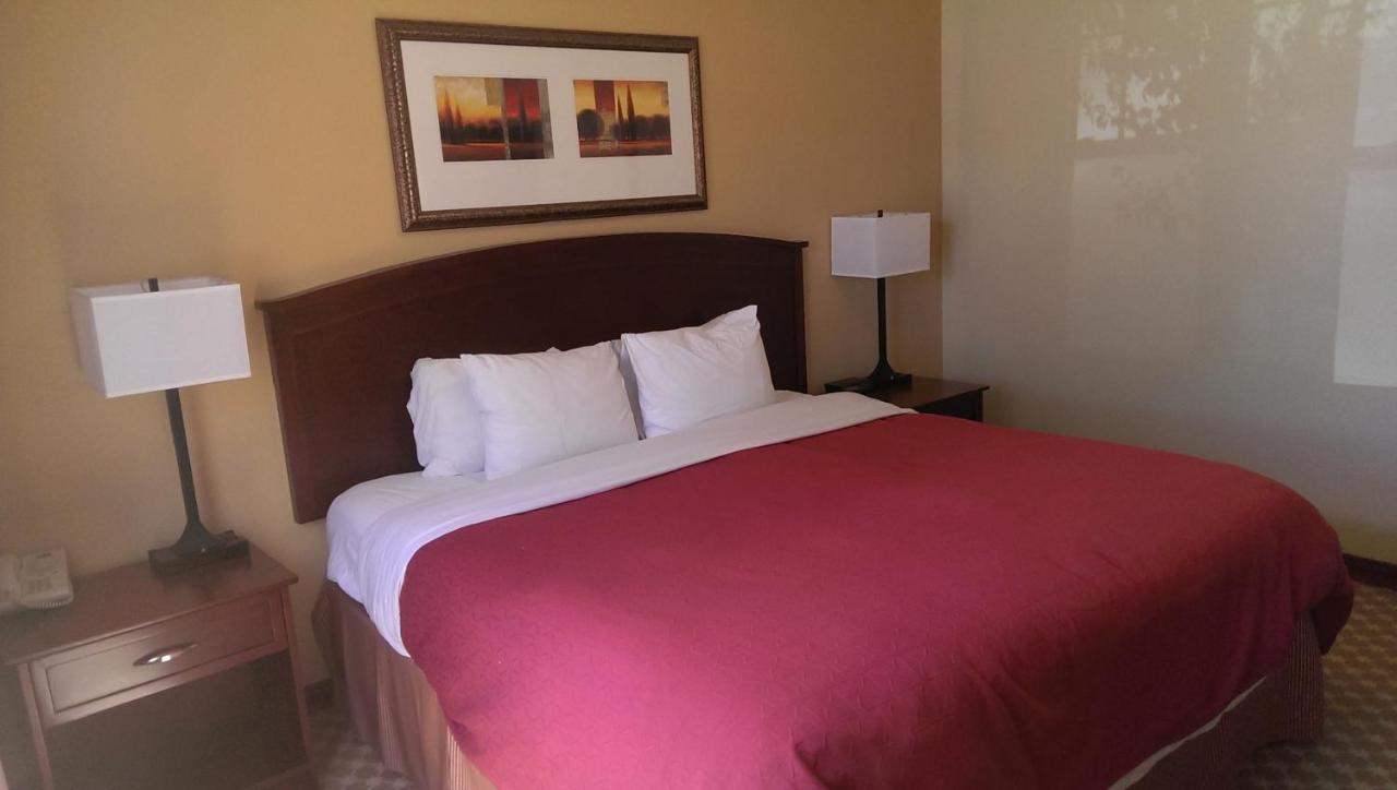 King Room - Disability Access at Country Inn & Suites by Radisson, Tulsa, OK