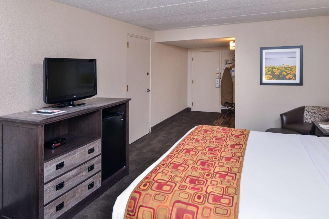 King Room - Non-Smoking at Best Western Kelly Inn