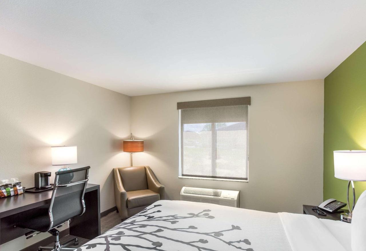King Room - Non-Smoking at Sleep Inn Logan Ohio-Hocking Hills