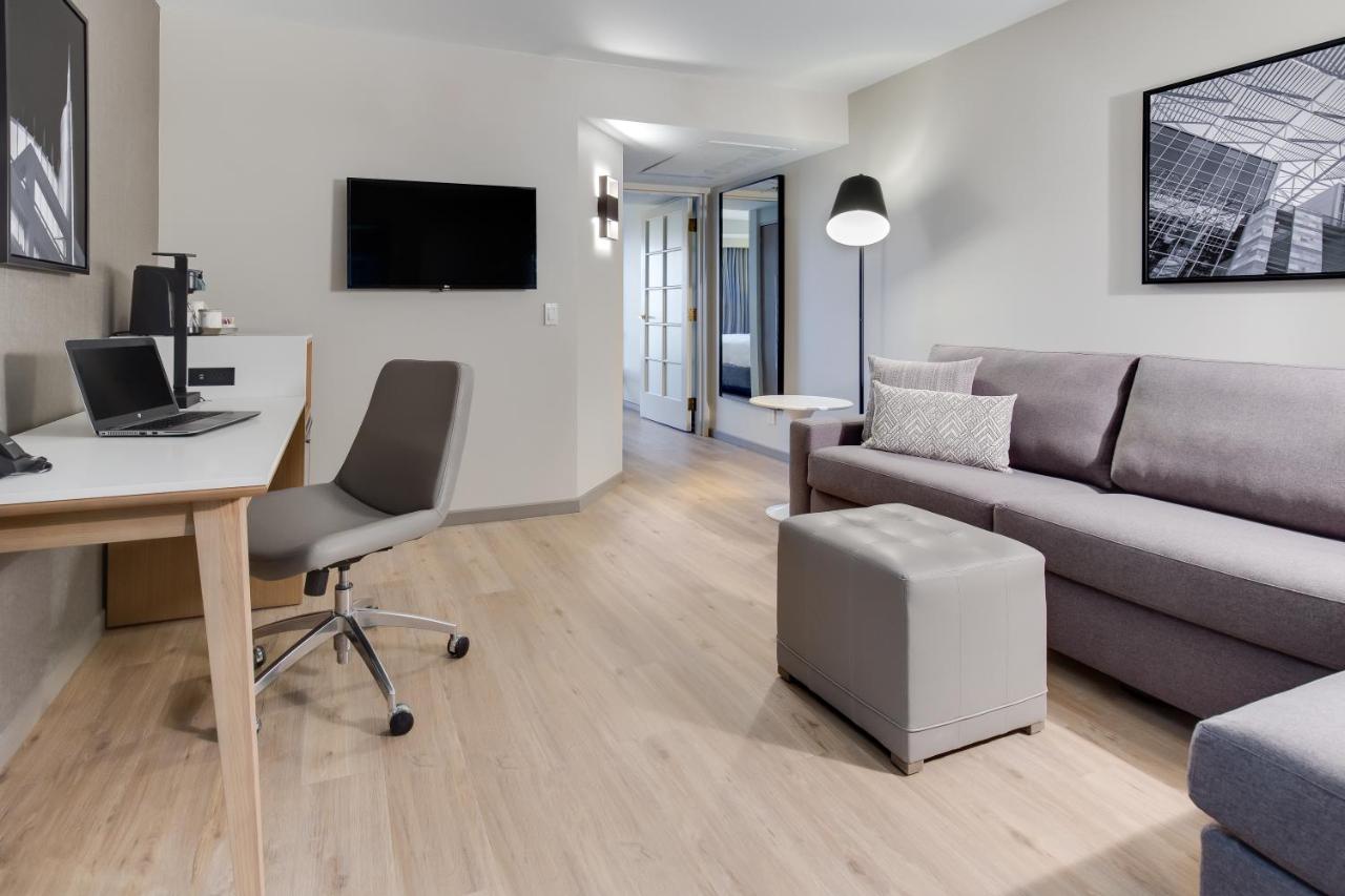 One-Bedroom King Suite with Sofa Bed - Non-Smoking at Radisson Hotel Sunnyvale – Silicon Valley