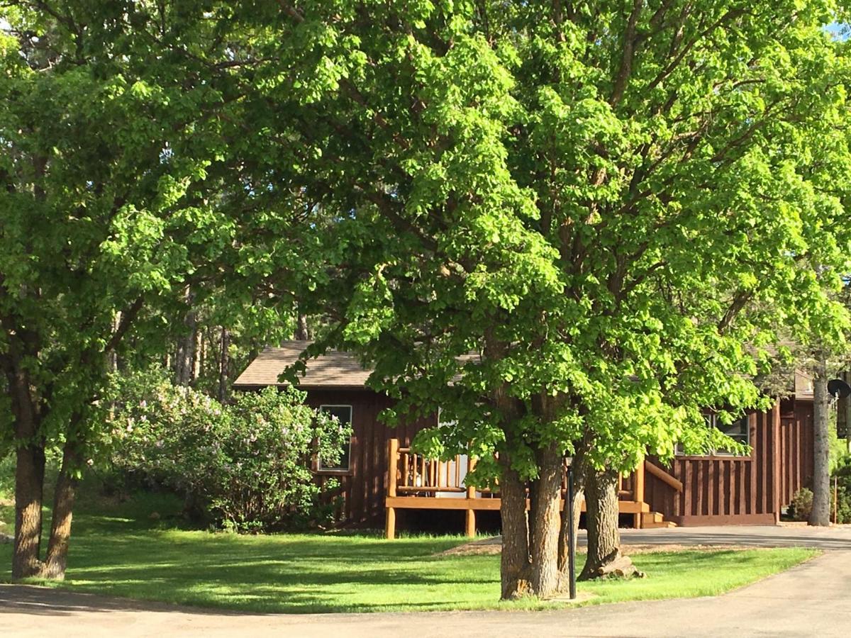 Deluxe Family Suite at Rockerville Lodge & Cabins