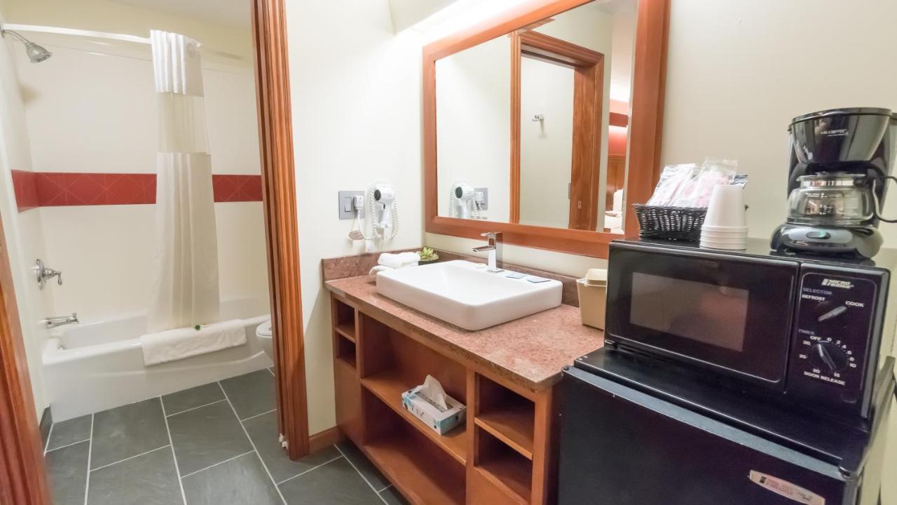  | Shepherd Mountain Inn & Suites