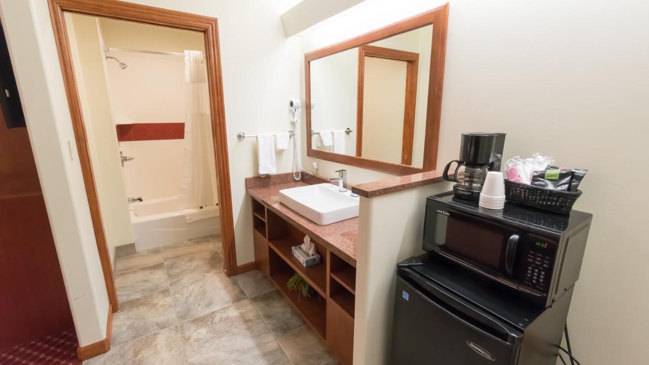  | Shepherd Mountain Inn & Suites
