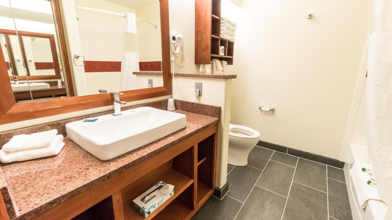  | Shepherd Mountain Inn & Suites